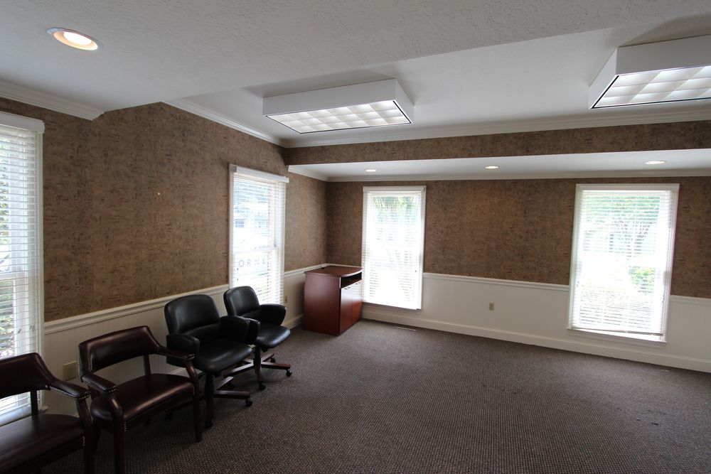 Office Space For Sale/Lease: 101 Madison Plz, Hattiesburg, MS 39402